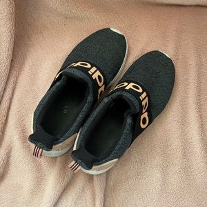Adias Slip on